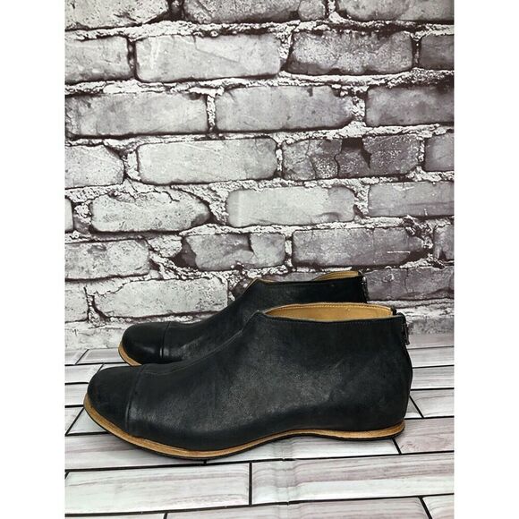 Cliff Dweller Vibram Black Leather Slip On Cap Toe Flats Women’s Sz 38.5EU/8M US - Picture 10 of 16